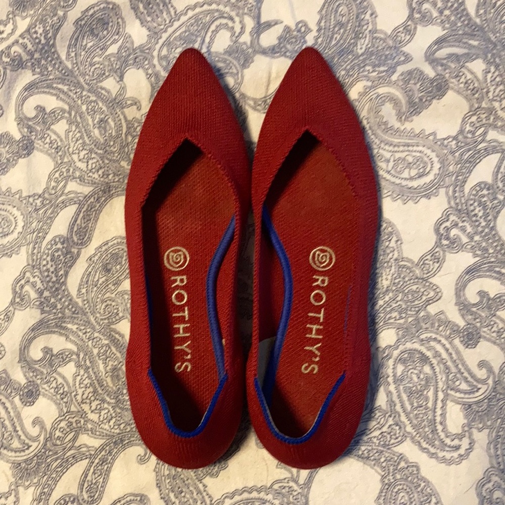 Red Rothy’s pointed toe flats. Size 7